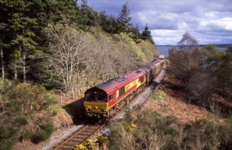 Southbound freight approaching The Mound